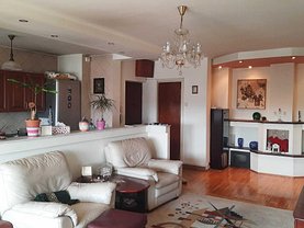 Apartament de vânzare 3 camere, în Bucuresti, zona P-ta Victoriei