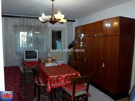 Apartament de vânzare 3 camere, în Ploiesti, zona Sud