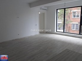 Apartament de vânzare 3 camere, în Ploieşti, zona Sud