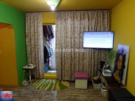 Apartament de vânzare 3 camere, în Ploieşti, zona Malu Roşu