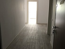 Apartament de vânzare 3 camere, în Ploieşti, zona 9 Mai
