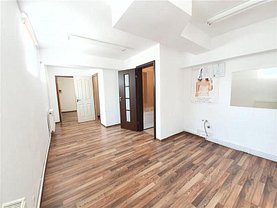 Închiriere spaţiu comercial