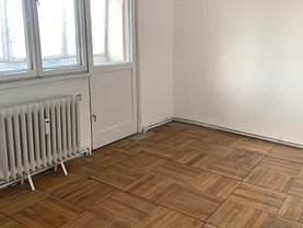Apartament de vânzare 3 camere în Piatra-Neamt, Central