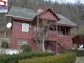 Casa 9 camere în Pangaracior