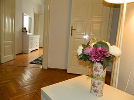 Apartament de închiriat 3 camere, în Bucureşti, zona Romană