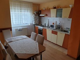 Apartament de vânzare 3 camere, în Cluj-Napoca, zona Mănăştur