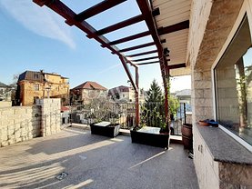 Casa de vânzare 12 camere, în Bucureşti, zona Parcul Carol