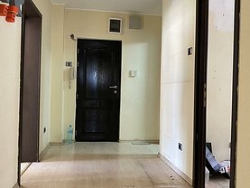 Apartament de închiriat 4 camere, în Bucureşti, zona Calea Călăraşilor