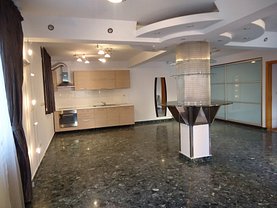Casa de vânzare sau de închiriat 10 camere, în Bucuresti, zona Moinesti