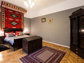 Apartament de vânzare 3 camere, în Braşov, zona Centrul Istoric