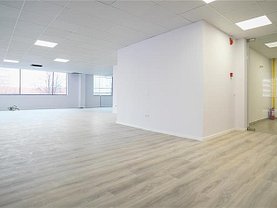 Închiriere spaţiu comercial