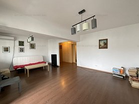 Apartament de vânzare 4 camere, în Bucureşti, zona Pantelimon