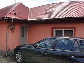 Casa de vânzare 3 camere, în Căţelu