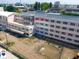 Închiriere spaţiu comercial