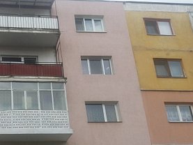 Apartament de vânzare 3 camere, în Sfantu Gheorghe, zona Central