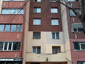 Apartament de vanzare 4 camere, în Piatra-Neamt, zona Central