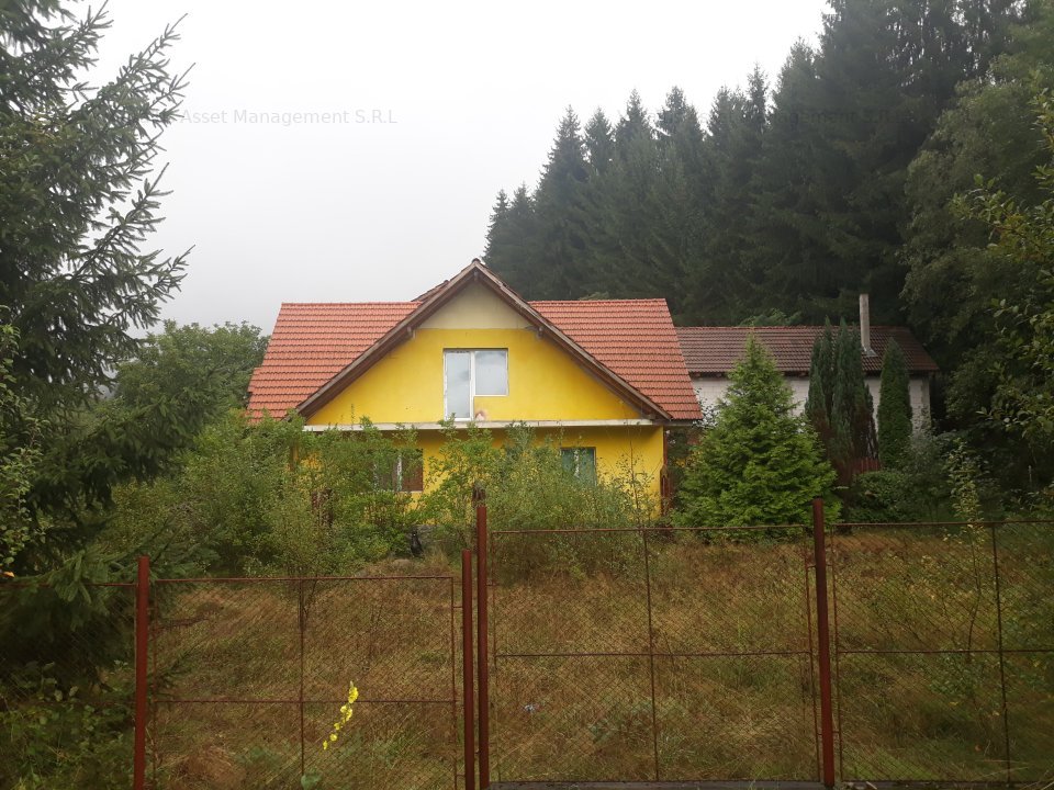 Investitie - casa de vacanta situata central in Poiana Marului