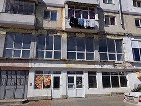 Spaţiu comercial