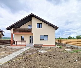 Casa de vânzare 4 camere, în Iaşi, zona Popas Păcurari