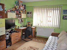 Apartament de vânzare 3 camere, în Floresti
