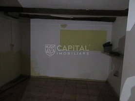 Închiriere spaţiu comercial