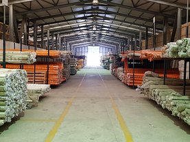 Vânzare spaţiu industrial