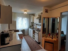 Apartament de vânzare 3 camere, în Cluj-Napoca, zona Mănăştur