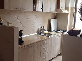 Apartament de vanzare 3 camere, în Cluj-Napoca, zona Gheorgheni