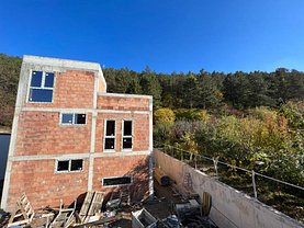 Casa de vânzare 5 camere, în Floresti