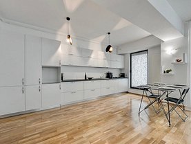 Apartament de vânzare 3 camere, în Bucuresti, zona Pipera