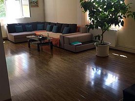 Casa de vânzare 4 camere, în Bucuresti, zona Sisesti