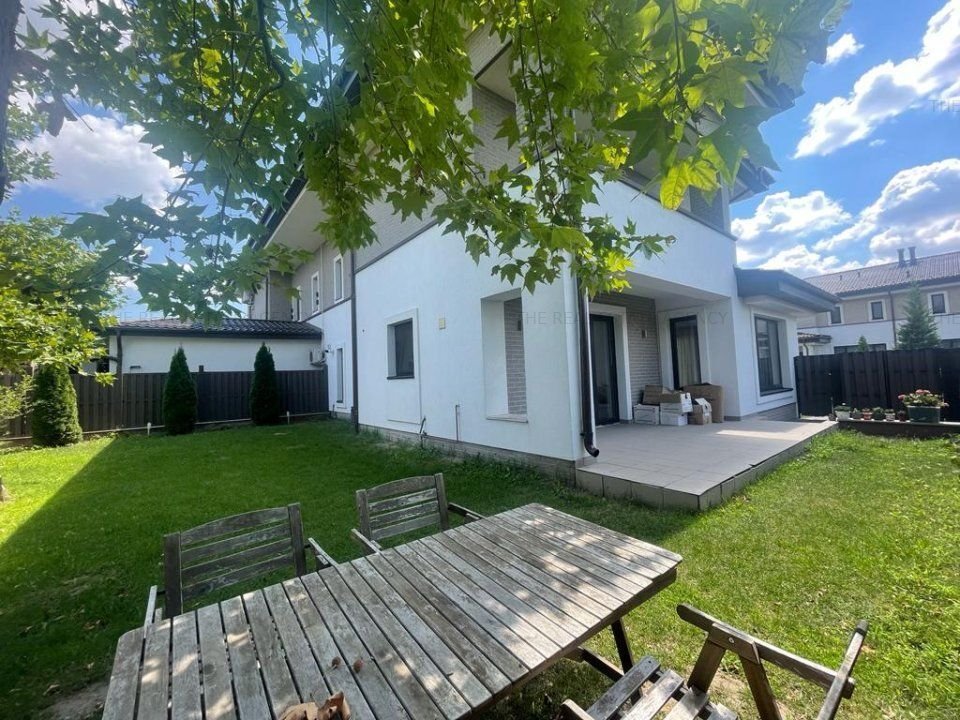 Vila Eleganta || 5 camere || Oxford Gardens