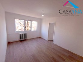 Apartament de vânzare 2 camere, în Bacau, zona Cornisa