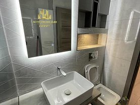 Apartament de vânzare 2 camere, în Piteşti, zona Tudor Vladimirescu