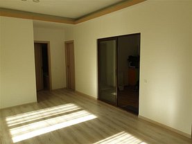 Apartament de vânzare 3 camere, în Otopeni, zona Central