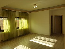 Apartament de închiriat 3 camere, în Otopeni, zona Central