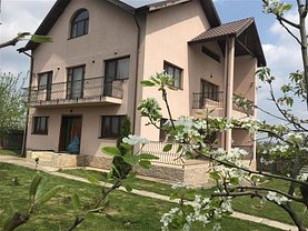 Casa de închiriat 7 camere, în Peris, zona Central