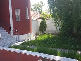 Casa de închiriat 7 camere, în Otopeni, zona Central
