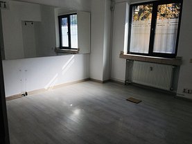 Apartament de vânzare 2 camere, în Bucureşti, zona Romană