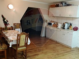 Casa de vânzare 6 camere, în Sântion