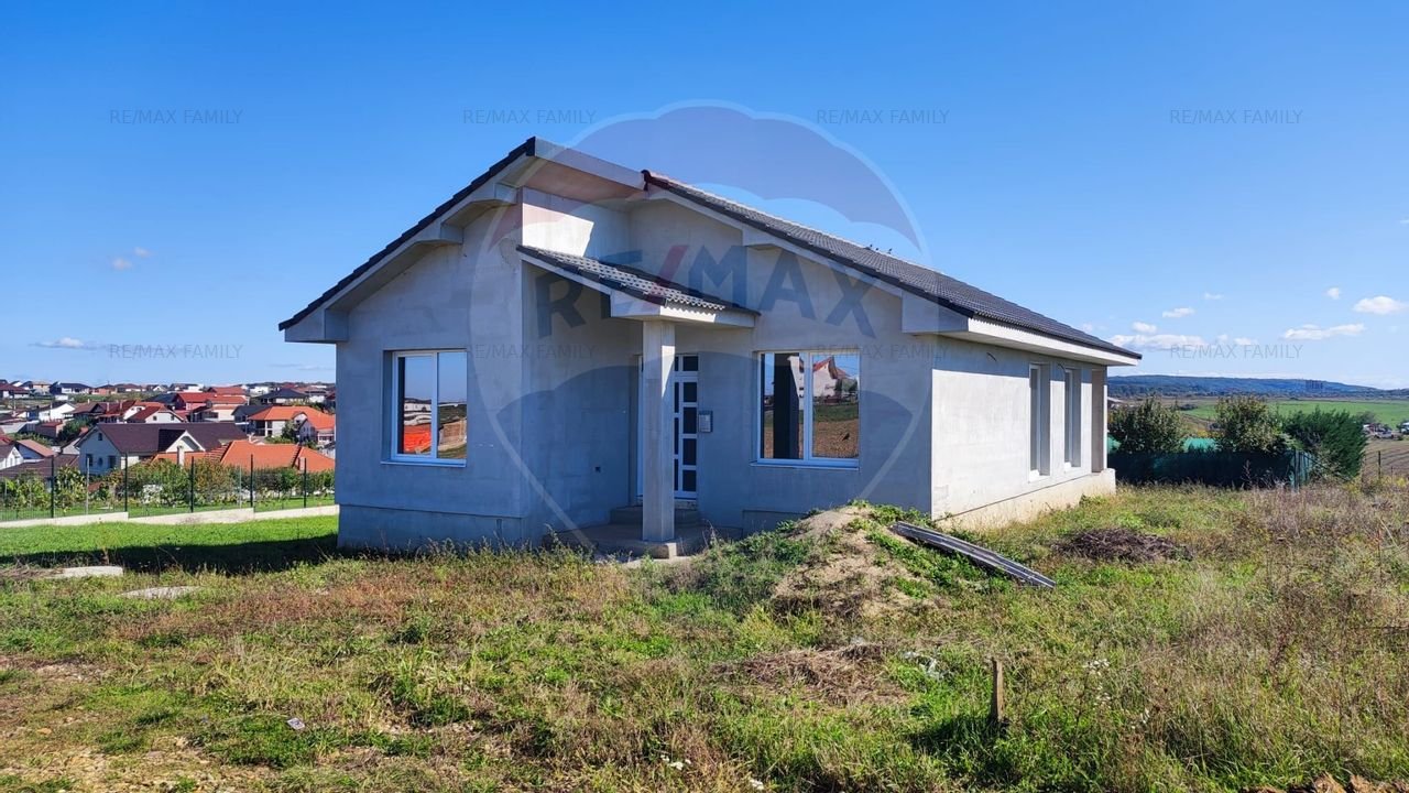 Casa semifinisata de vanzare Cihei str Mare