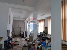 Vânzare spaţiu comercial