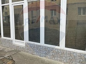 Vânzare spaţiu comercial