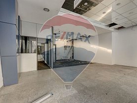 Vânzare spaţiu comercial