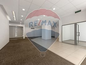 Vânzare spaţiu comercial