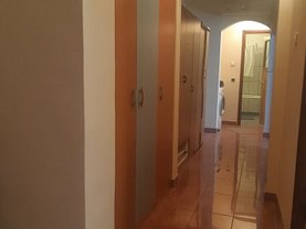 Apartament de vanzare 3 camere, în Constanta, zona Casa de Cultura