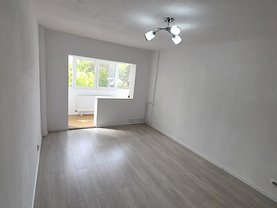 Apartament de vanzare 3 camere, în Ploiesti, zona Cantacuzino