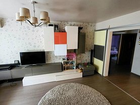 Apartament de vânzare 4 camere, în Ploieşti, zona 9 Mai
