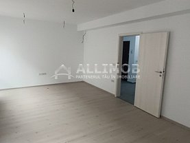 Apartament de vânzare 3 camere, în Ploieşti, zona 9 Mai