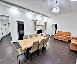 Apartament de vânzare 3 camere, în Dumbrăviţa